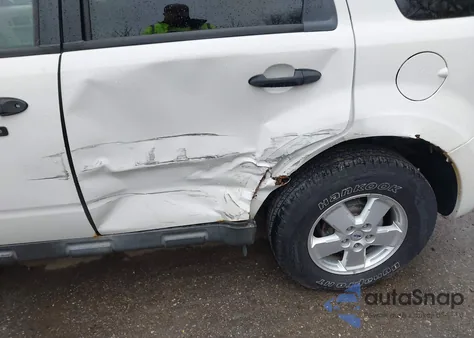 2011 Ford Escape Xlt из США, поврежденный, VIN 1FMCU9DGXBKA50596